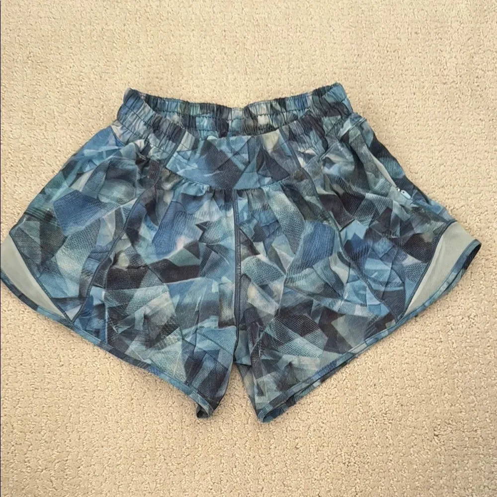 Lululemon Hotty Hot Low- Rise Lined Short Multi Blue Size 4 / 4